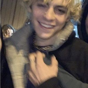 Meet your Posher, Karlita